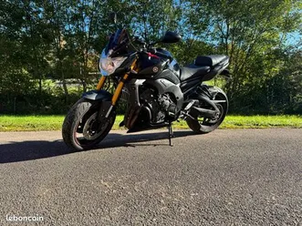 moto fz8 roadster