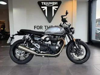 triumph speed twin 1200 for sale in romford