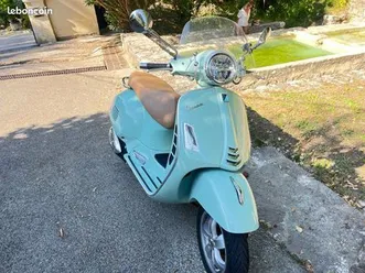 vespa 300 gts