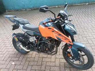 ② ktm duke 125 cc
