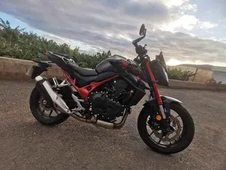 honda - cb 750 hornet