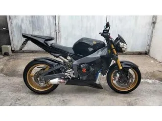 yamaha - r1,stilo naker