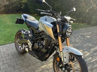 ② honda cb125r 2022