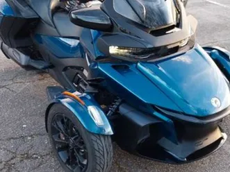 can am spyder rt