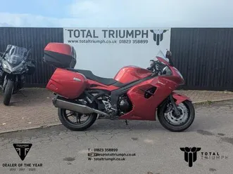 triumph sprint gt 1050 abs sports tourer petrol manual (126 ps) 1050 cc