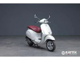 vespa primavera 50 bianco