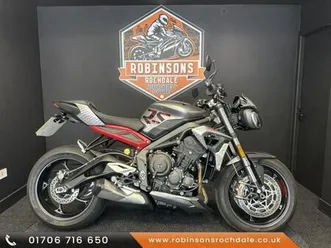 2022 triumple street triple rs in grey with 5892 miles.