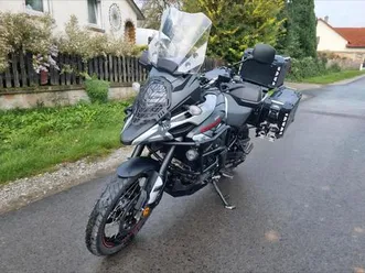 suzuki v-strom 1000