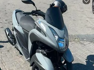 ② yamaha tricity 125 cc nardo grey
