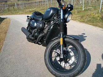 sehr schöne fast neue hyosung gv 125 s