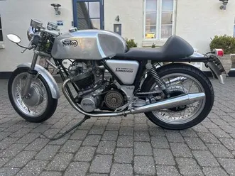 norton commando 750 combat roaster