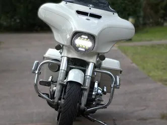 harley davidson street glide special blanche - équipements fourni