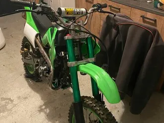 vend une moto de type 125 cc dirt