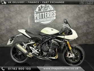 triumph speed triple 1050 rs