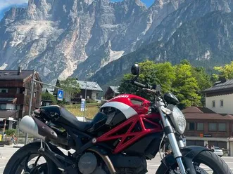 ducati monster 796