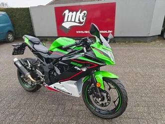 ② kawasaki ninja 125 2022 5dkm