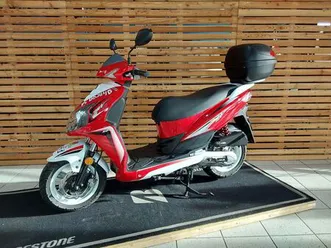 sym jet 4 50 euro 4 **inkl.top case**