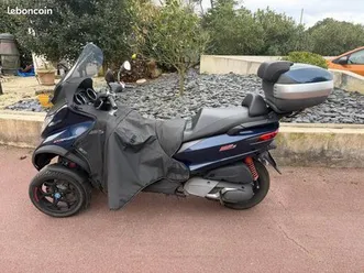 piaggio mp3 400 hpe bleu