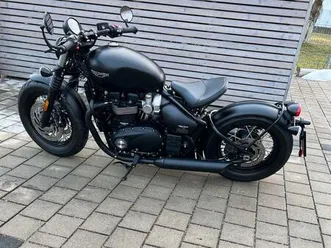 triumph bonneville bobber black