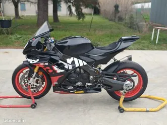 aprilia rsv4 2023 + equipement