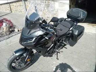 ② honda nt 1100cc modèle 2024 - de 4500 klm prix à discuter