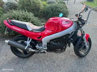 triumph sprint st 955