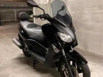 scooter yamaha xmax 125