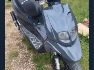 scooter peugeot trekker