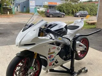 aprilia rsv4 2016 piste