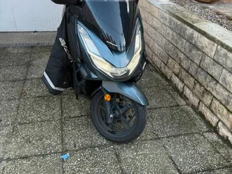 scooter honda pcx 125 – 2022 – très bien équipé – 2 000