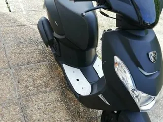 scooter peugeot kisbee