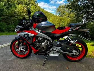aprilia tuono 660