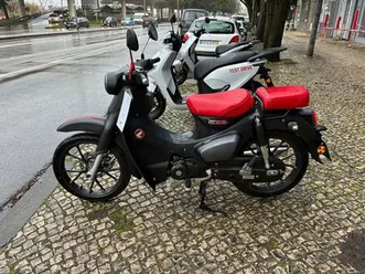 honda super cub coimbra (sé nova, santa cruz, almedina e são bartolomeu)