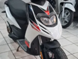 aprilia sr motard 502t