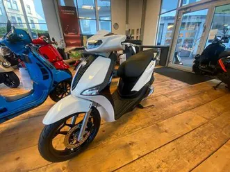 piaggio liberty 125 s e5+ modell 2026 led scheinwerfer