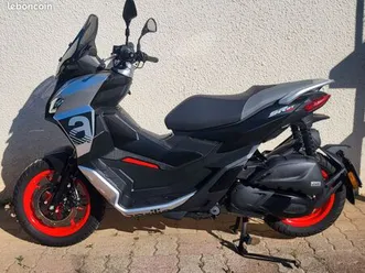 125 aprilia sr gt