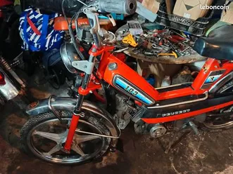 vend 103 sp rouge en très bon état général photos ci-jointes 1500