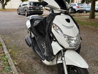 scooter kisbee 2023 peugeot