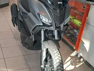 aprilia sr gt 125 aprilia sr gt 125 grigio