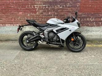 2025 triumph daytona 660