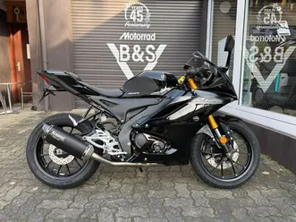 yamaha r125 yzf-r125 akr zubehör im wert von 2800.-€!