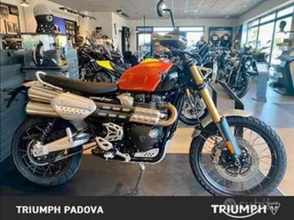 triumph scrambler 1200 xe baja orange/phantom blac