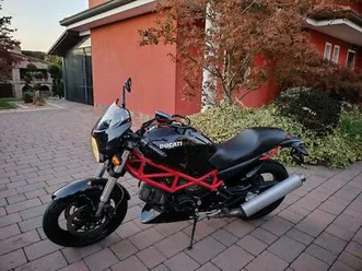 ducati monster 695 nero