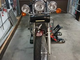 suzuki intruder 800 vs 52 b