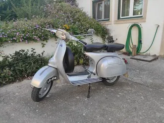 vespa 150 sprint marinha das ondas