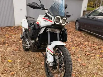 ② ducati desert x 2022