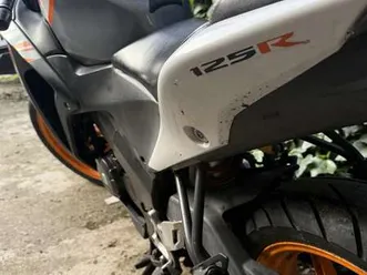 honda cbr 125 arancione