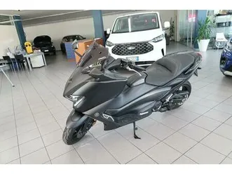 yamaha tmax 560