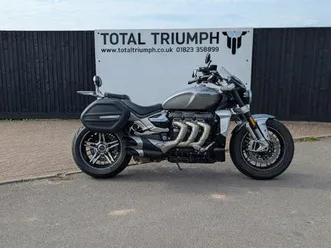 triumph rocket iii 2458 gt custom cruiser petrol manual (167 ps) 2458 cc