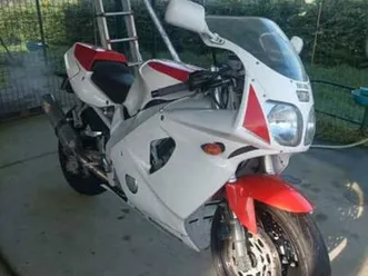yamaha - fzr 600 r